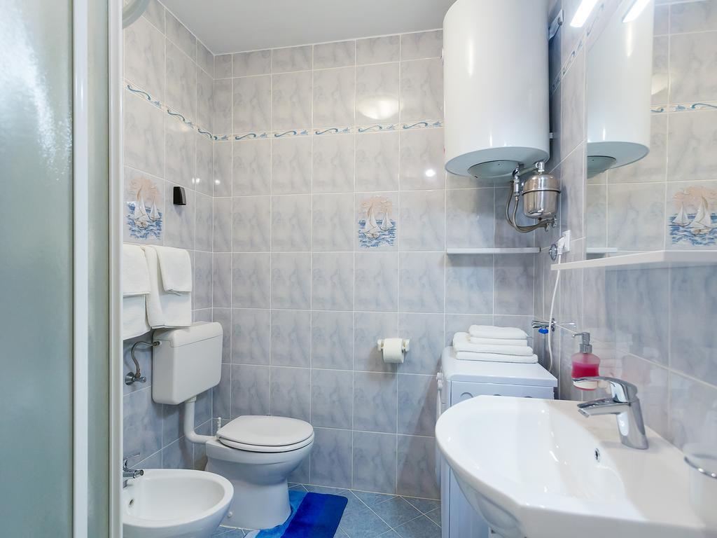 Apartment Ivana,Mali Maj Пореч Экстерьер фото